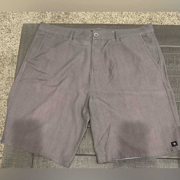 Rip Curl Mirage Men's Grayish Taupe Flat Front Shorts - Picture 1 of 5
